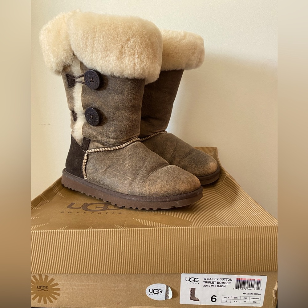 UGG W Bailey Button Triplet Bomber 3049W/BJCN - Size 6